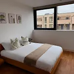 Modern 1 Bed Flat In Central London 7 Mins Walk To Elephant And Castle Tube Station