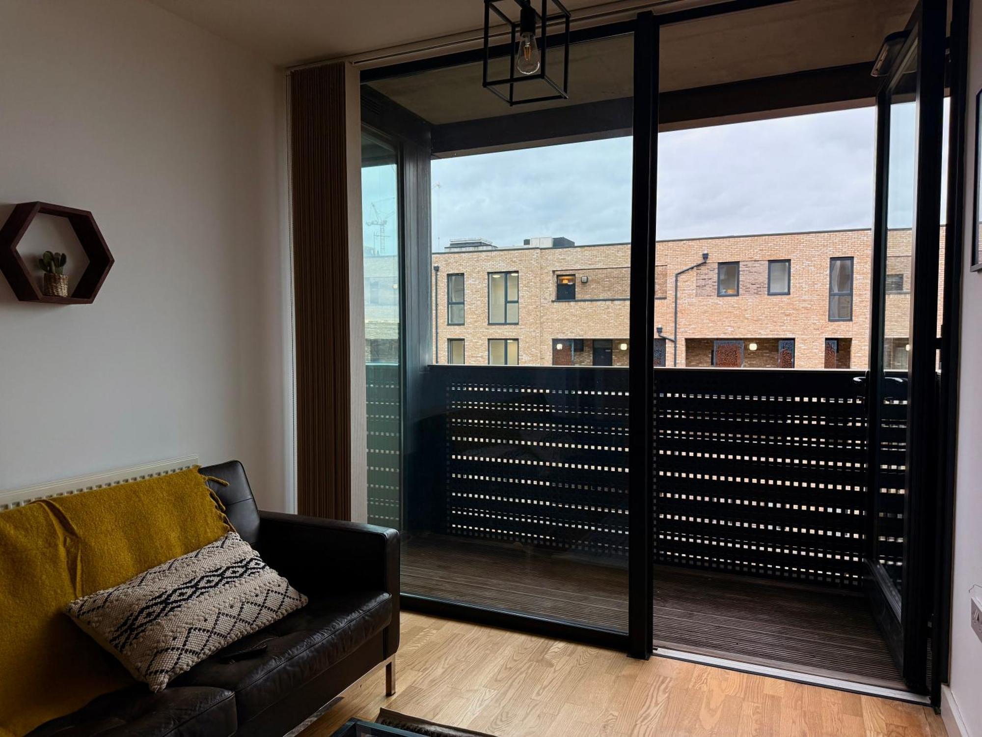 Modern 1 Bed Flat In 7 Mins Walk To Elephant And Castle Tube Station Appartamento *
