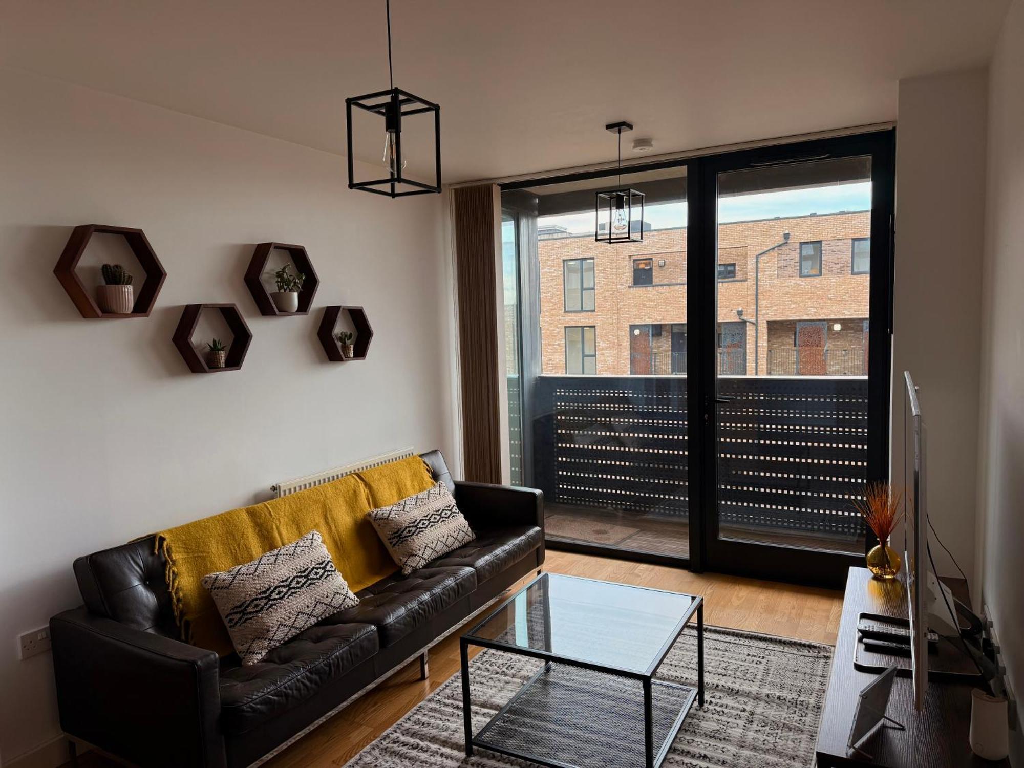 Modern 1 Bed Flat In 7 Mins Walk To Elephant And Castle Tube Station *